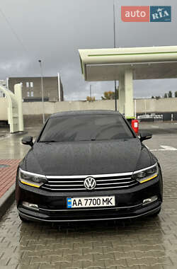 Седан Volkswagen Passat 2015 в 