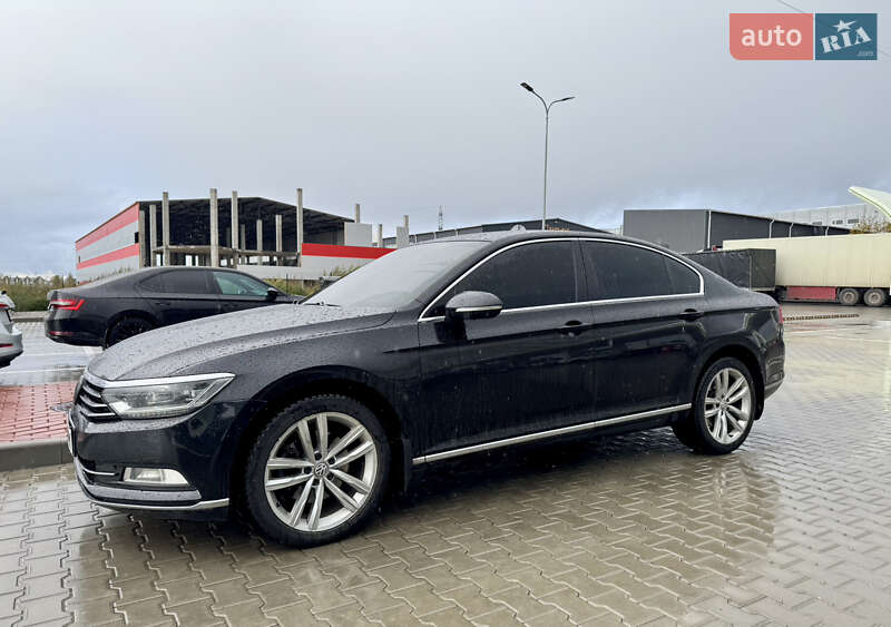 Седан Volkswagen Passat 2015 в Киеве