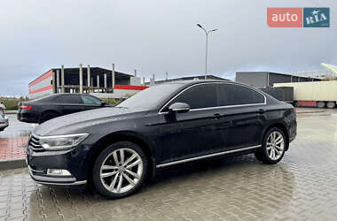 Седан Volkswagen Passat 2015 в 