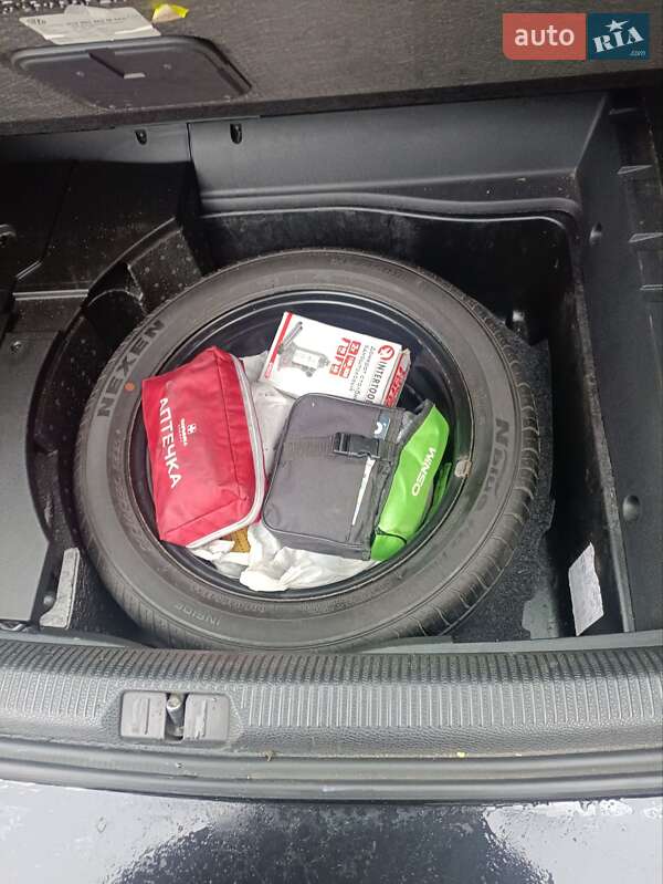 Універсал Volkswagen Passat 2010 в Полтаві фото 30 Універсал Volkswagen Passat 2010 в Полтаві