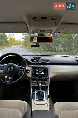 Седан Volkswagen Passat 2012 в 