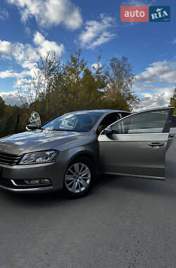 Седан Volkswagen Passat 2012 в 