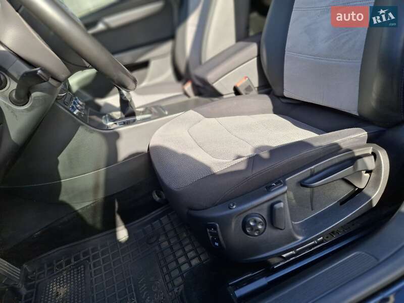 Универсал Volkswagen Passat 2012 в Тернополе