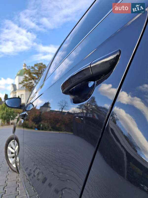 Универсал Volkswagen Passat 2012 в Тернополе