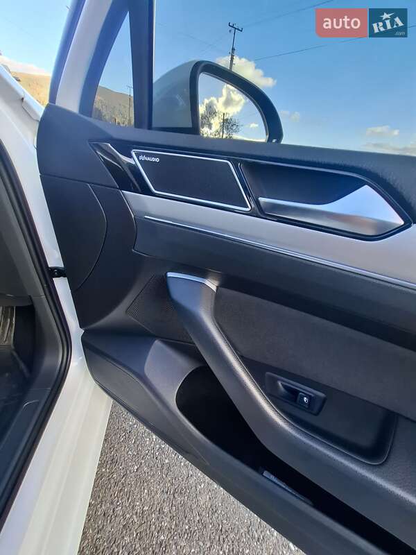 Универсал Volkswagen Passat 2019 в Виноградове фото 16 Универсал Volkswagen Passat 2019 в Виноградове