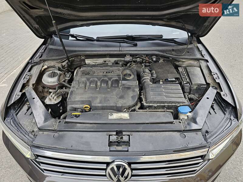 Седан Volkswagen Passat 2017 в Киеве фото 12 Седан Volkswagen Passat 2017 в Киеве