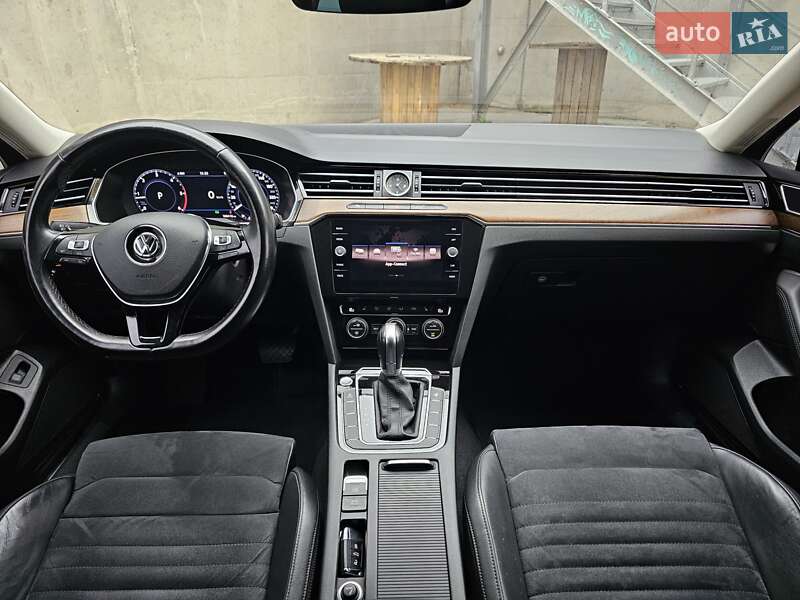 Седан Volkswagen Passat 2017 в Киеве фото 52 Седан Volkswagen Passat 2017 в Киеве
