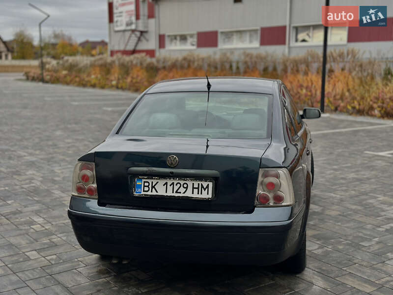 Седан Volkswagen Passat 1997 в Луцке