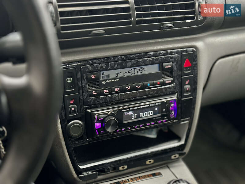 Седан Volkswagen Passat 1997 в Луцке