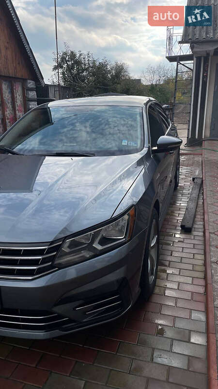 Седан Volkswagen Passat 2017 в Киеве