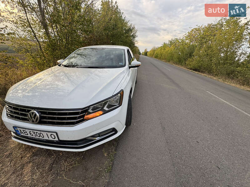 Седан Volkswagen Passat 2017 в Одессе