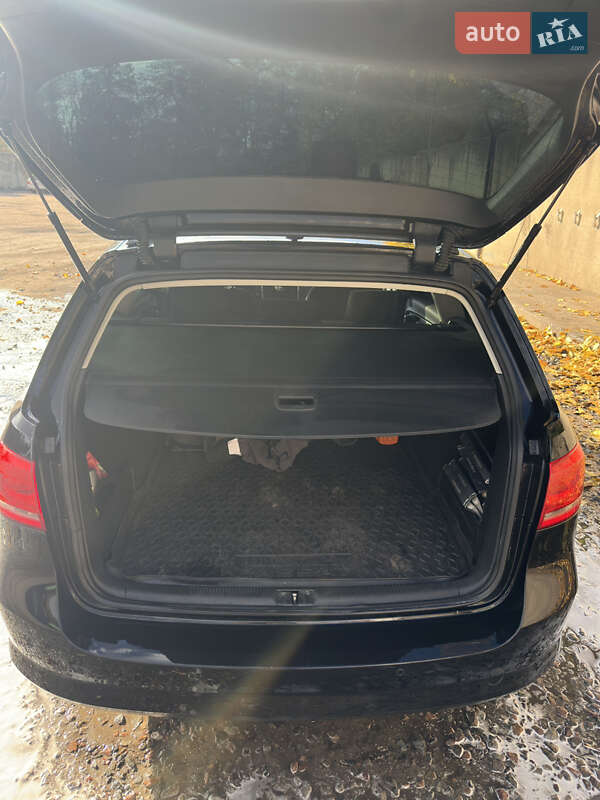 Универсал Volkswagen Passat 2011 в Первомайске