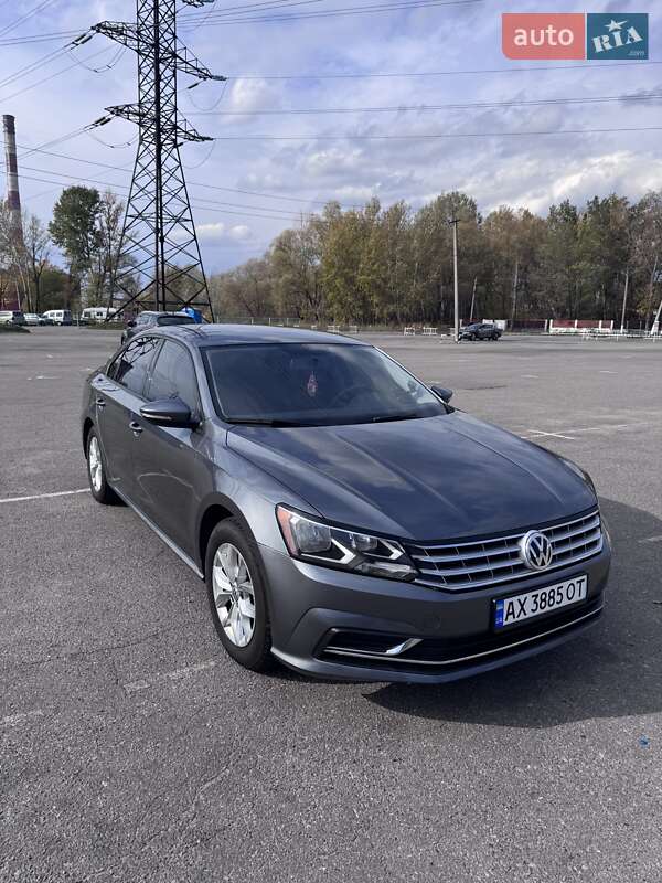 Седан Volkswagen Passat 2017 в Харкові