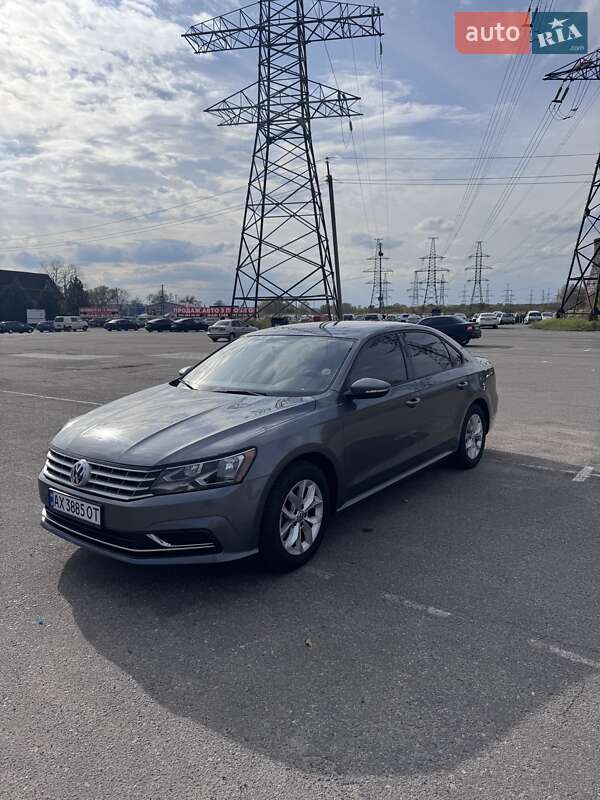 Седан Volkswagen Passat 2017 в Харкові
