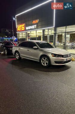 Седан Volkswagen Passat 2013 в Днепре