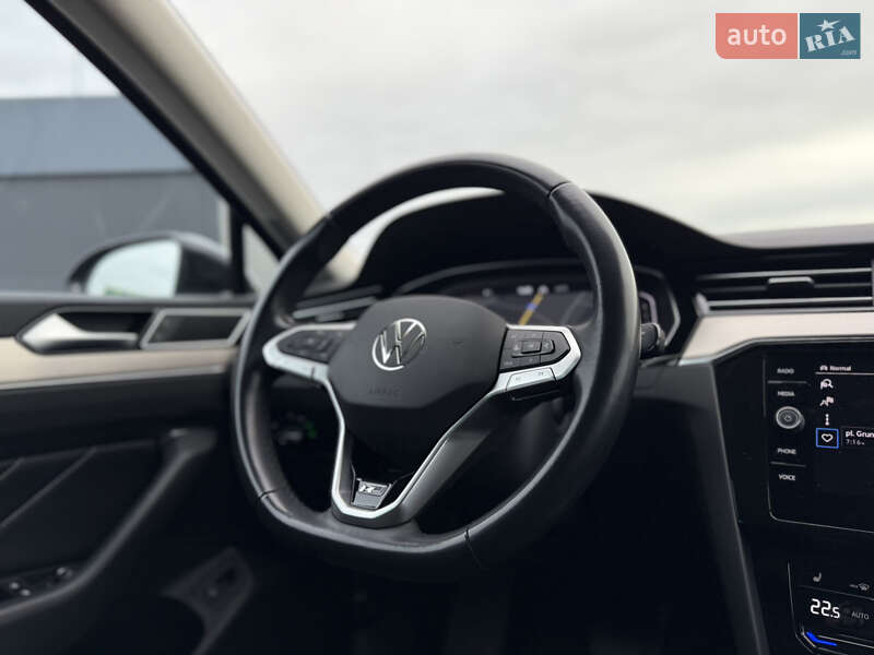 Седан Volkswagen Passat 2022 в Луцьку фото 117 Седан Volkswagen Passat 2022 в Луцьку
