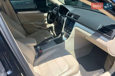 Седан Volkswagen Passat 2012 в 
