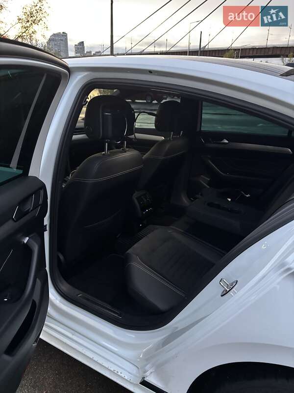 Седан Volkswagen Passat 2021 в Киеве фото 10 Седан Volkswagen Passat 2021 в Киеве