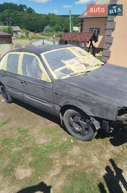 Седан Volkswagen Passat 1992 в 
