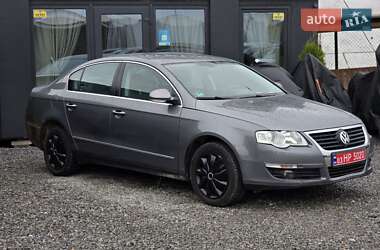 Седан Volkswagen Passat 2005 в 
