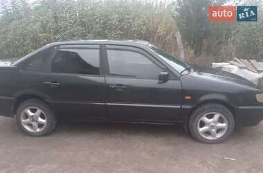 Седан Volkswagen Passat 1994 в Костополе