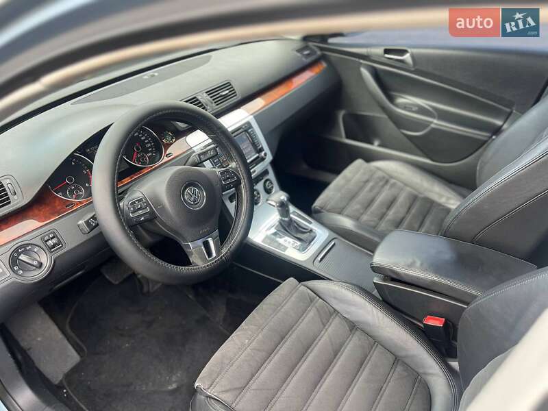 Седан Volkswagen Passat 2009 в Одессе