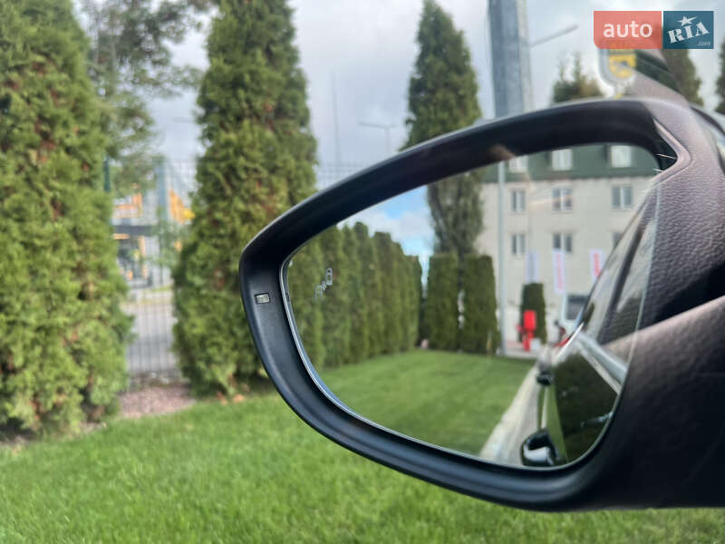 Седан Volkswagen Passat 2016 в Києві