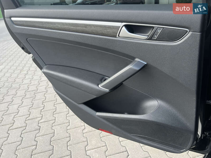 Седан Volkswagen Passat 2016 в Києві