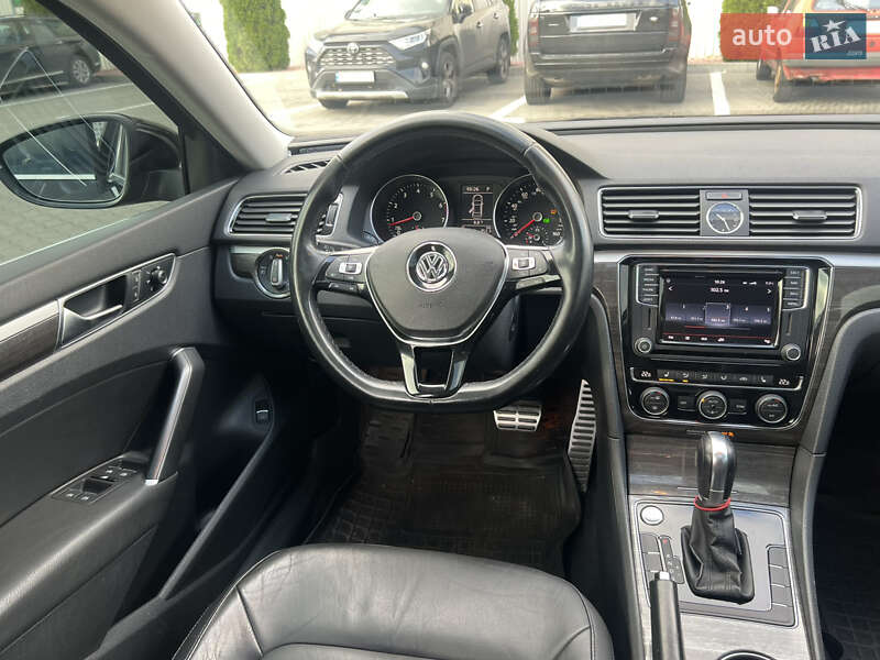 Седан Volkswagen Passat 2016 в Києві