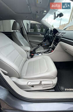 Седан Volkswagen Passat 2016 в 