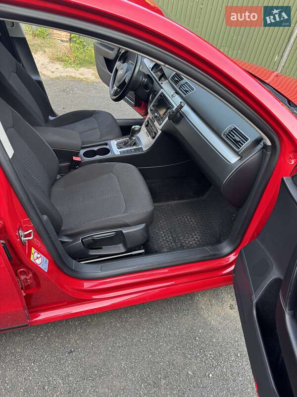 Универсал Volkswagen Passat 2012 в Луцке фото 19 Универсал Volkswagen Passat 2012 в Луцке