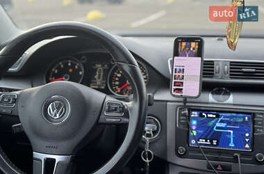 Универсал Volkswagen Passat 2011 в 
