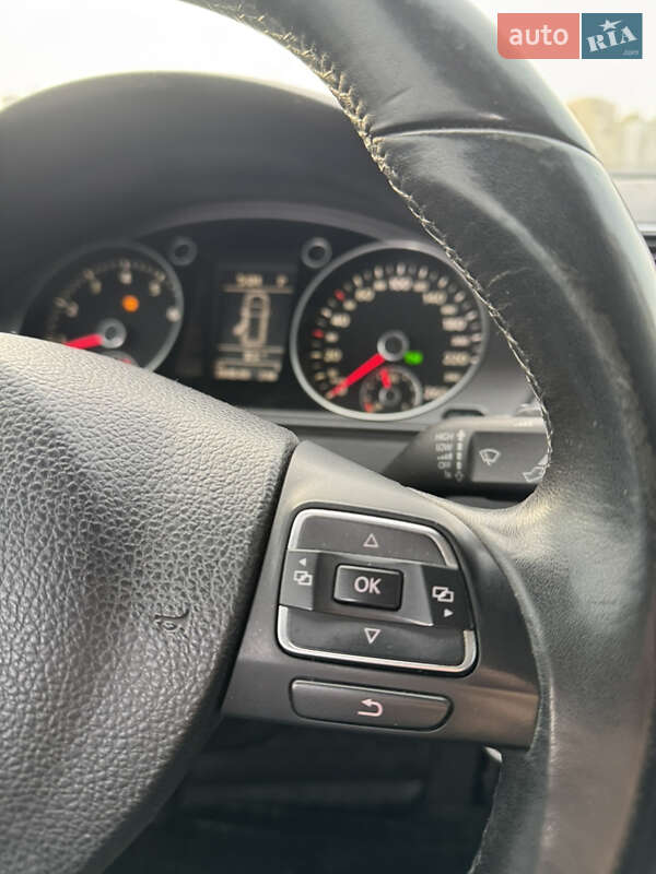 Универсал Volkswagen Passat 2011 в Киеве