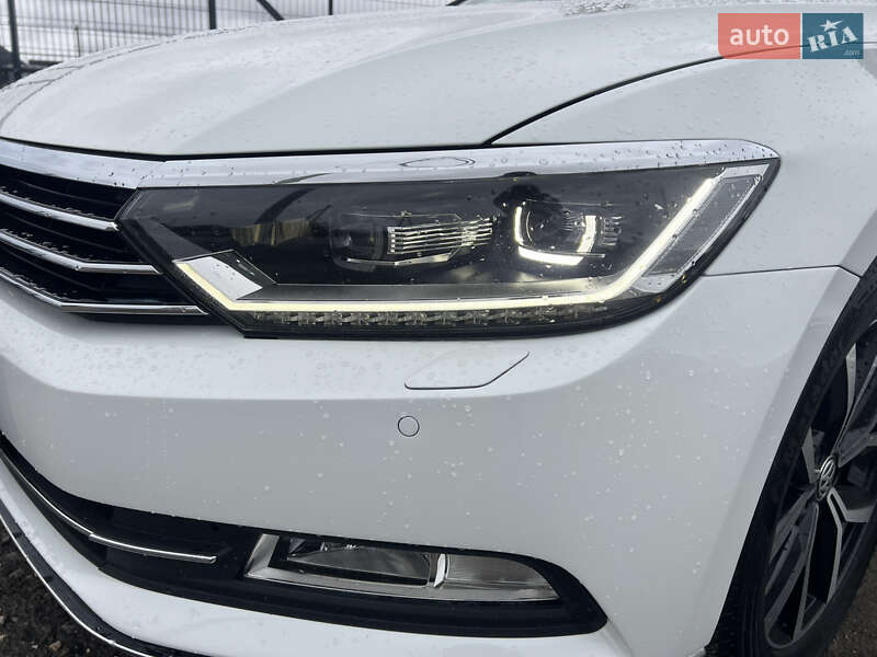 Седан Volkswagen Passat 2018 в Киеве