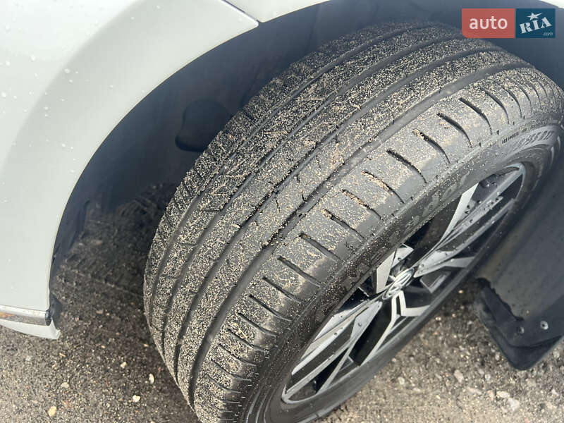 Седан Volkswagen Passat 2018 в Киеве