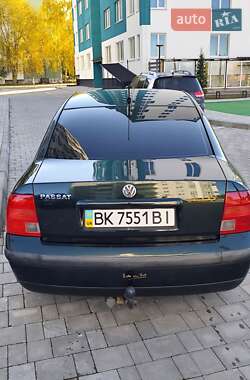Седан Volkswagen Passat 1997 в 