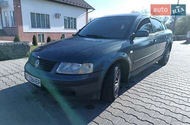 Седан Volkswagen Passat 2000 в 
