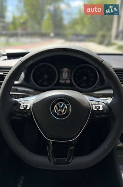Седан Volkswagen Passat 2016 в 