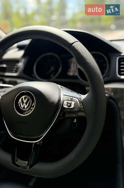 Седан Volkswagen Passat 2016 в 