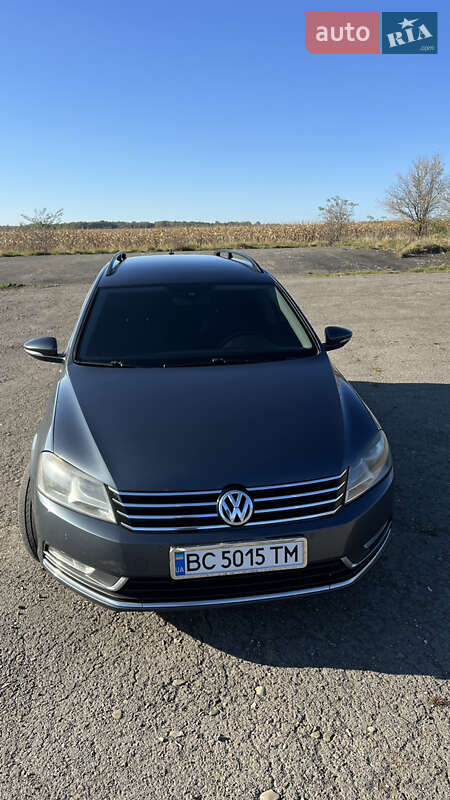Універсал Volkswagen Passat 2013 в Львові