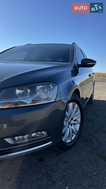 Універсал Volkswagen Passat 2013 в Львові