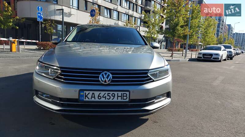 Седан Volkswagen Passat 2016 в Києві