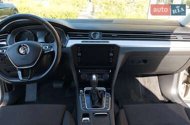 Седан Volkswagen Passat 2016 в 