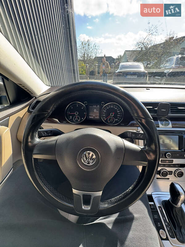 Седан Volkswagen Passat 2014 в Трускавце