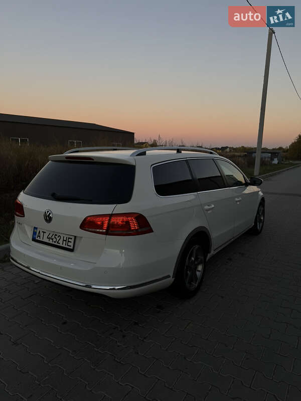 Універсал Volkswagen Passat 2012 в Івано-Франківську