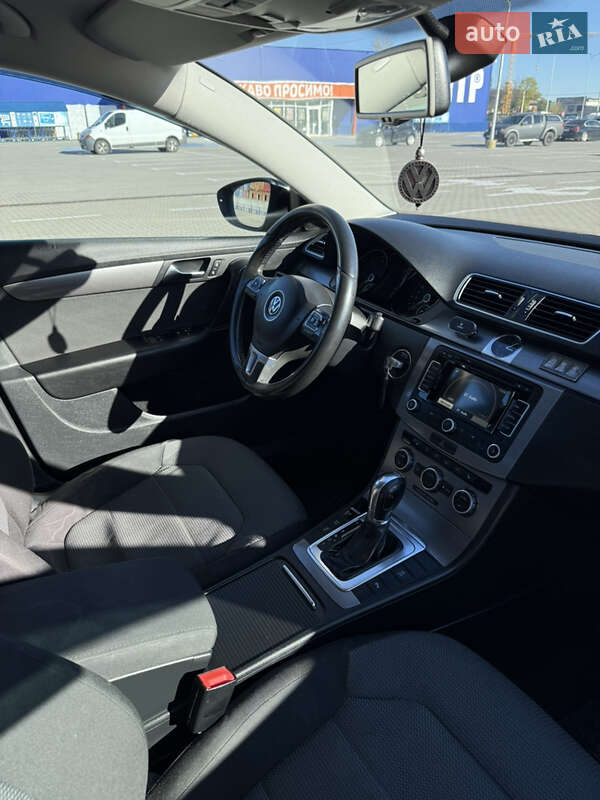 Седан Volkswagen Passat 2012 в Тернополе