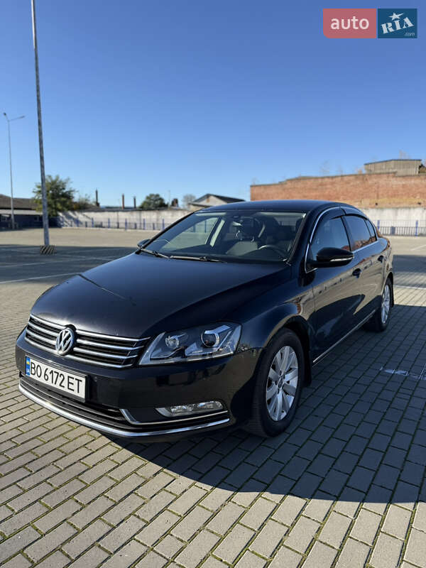 Седан Volkswagen Passat 2012 в Тернополе