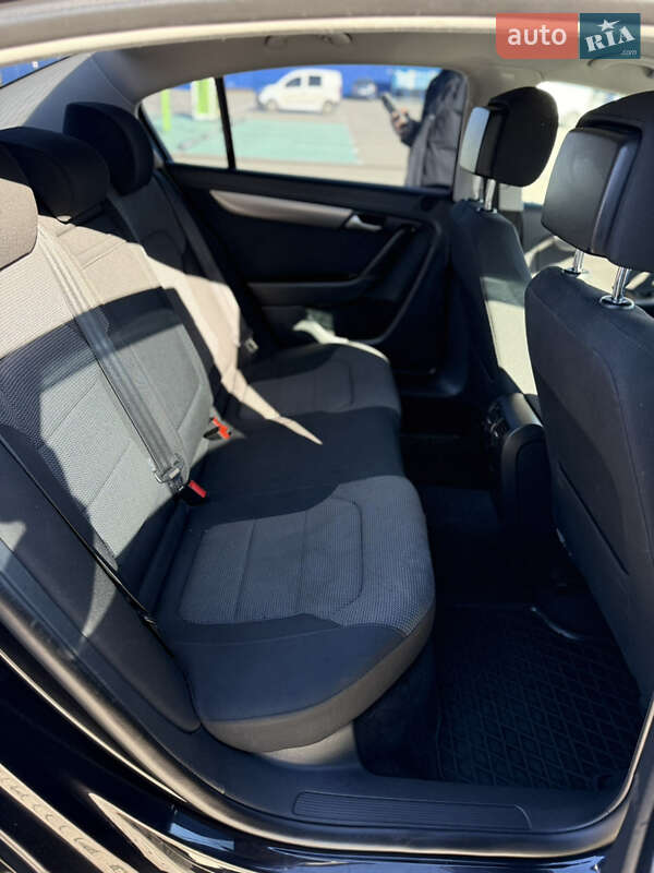Седан Volkswagen Passat 2012 в Тернополе