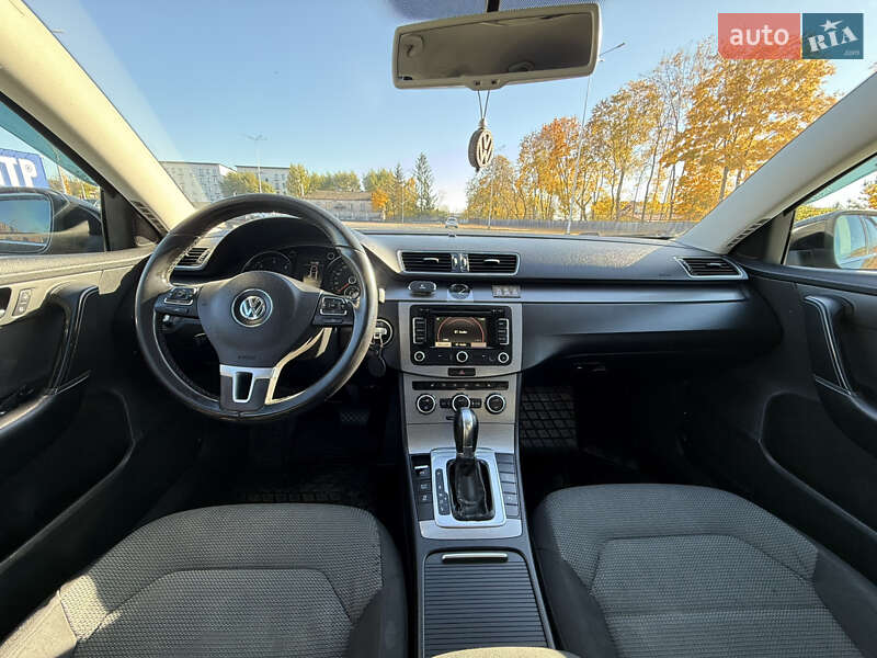 Седан Volkswagen Passat 2012 в Тернополе