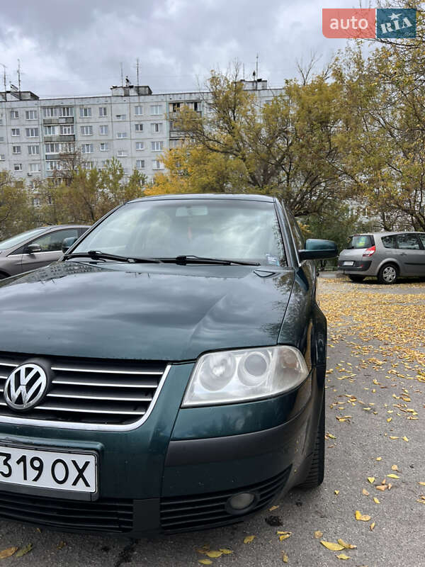 Седан Volkswagen Passat 2001 в Харкові